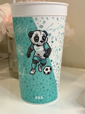 7 Brew Panda Brewed Perfect Collectors Cup Limited Edition 32 oz